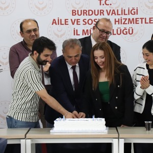 İl Müdürlüğümüz ile birlikte Sosyal Hizmet Merkezi ve Şiddet Önleme ve İzleme Merkezimizde staj programı kapsamında görev alan üniversite öğrencilerimiz için bir veda programı düzenlenmiştir. - fotoğraf 3