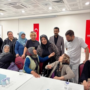 Milliyetçi Hareket Partisi (MHP) Kadirli İlçe Başkanlığı Kadın Kolları, Kadirli Huzurevi Yaşlı Bakım ve Rehabilitasyon Merkezi Müdürlüğü’nde kalan yaş almış büyüklerimizi ziyaret ettiler . Milliyetçi Hareket Partisi (MHP) Kadirli İlçe Başkanlığı Kadın Kolları, Kadirli Huzurevi Yaşlı Bakım ve Rehabilitasyon Merkezi Müdürlüğü’nde kalan yaş almış büyüklerimizi ziyaret ettiler .  - fotoğraf 3