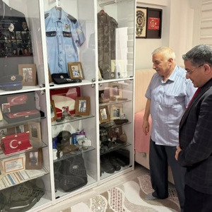 İl Müdürümüz Adem YÜCEL, Şehidimiz Gültekin TIRPAN' ın emaneti olan Değerli Ailesini ziyaret etti. - fotoğraf 1