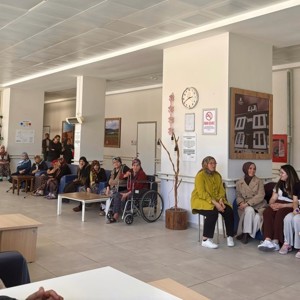 Güldal Akşit Huzurevimizde Kuşakları Buluşturan Anlamlı Etkinlik - fotoğraf 2