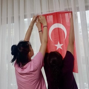 Yavrularımız, 23 Nisan Öncesinde Evlerini Al Bayraklar ve Balonlarla Süslediler - fotoğraf 3