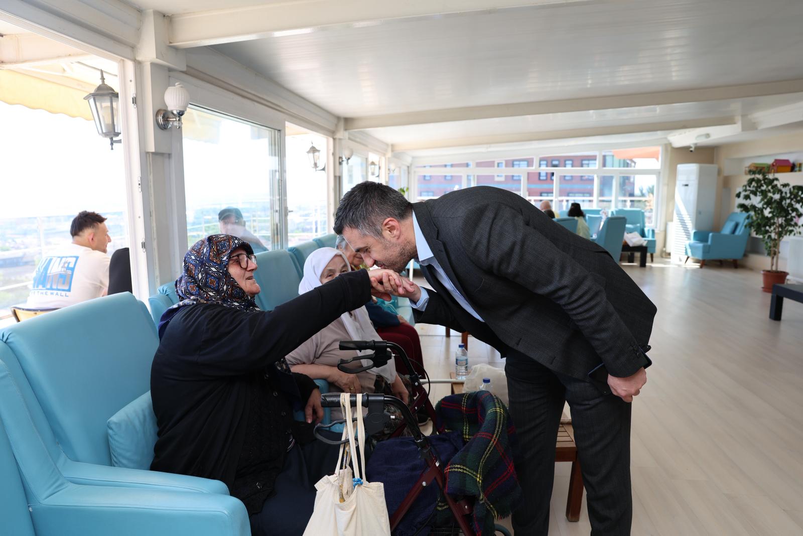 İl Müdürümüz Sn. Ömer Turan, Prof. Dr. Fahrettin Kerim - Nilüfer Gökay Huzurevi, Yaşlı Bakım ve Rehabilitasyon Merkezini Ziyaret Etti