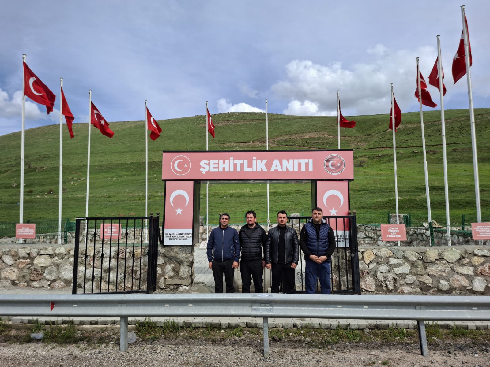 Şehitlik Anıt Alanında İnceleme ve Ziyaret Programı Gerçekleştirildi