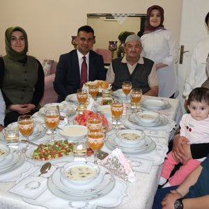 “Üç Kuşak Bir Sofra” Buluşmalarında Nesiller Aynı Sofrada Bir Araya Geldi - fotoğraf 1