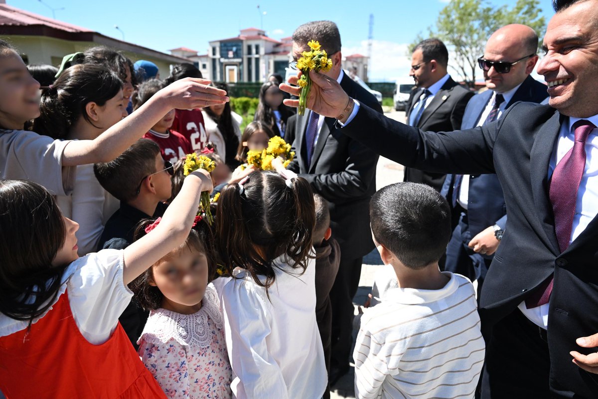 Erzurum Valisi Sayın Aydın Baruş, Koruma ve Bakım Altındaki Çocuklarla Bayramlaştı