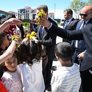 Erzurum Valisi Sayın Aydın Baruş, Koruma ve Bakım Altındaki Çocuklarla Bayramlaştı - fotoğraf 1