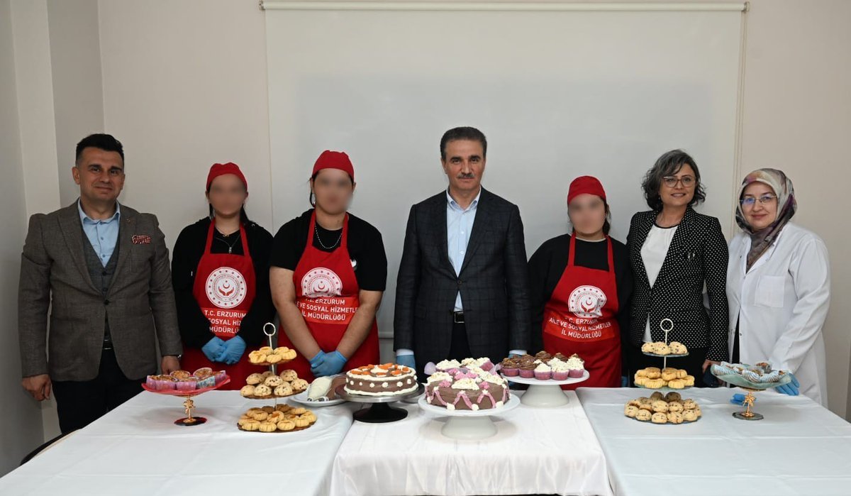 Erzurum Valisi Aydın Baruş, Çocuk Evleri Sitesi’nde Çocuklarla Bayramlaştı