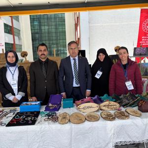 Bitlis Gençlik Festivali kapsamında bizlere ayrılan alanda kurulan Engelsiz Sergi Standımız, ziyaretçilerden yoğun ilgi gördü - fotoğraf 2