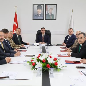 Valimiz Sayın Ahmet Karakaya başkanlığında, Erişilebilirlik İzleme ve Değerlendirme Toplantısı gerçekleştirildi - fotoğraf 1