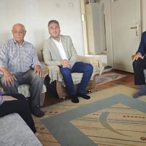 Demirci’de Şehit ve Gazi Ailelerine Bayram Ziyareti Gerçekleştirildi - fotoğraf 2