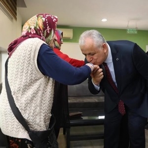 Vali Vekili Şevket Cinbir Huzurevlerimize Bayram Ziyareti Gerçekleştirdi. - fotoğraf 3