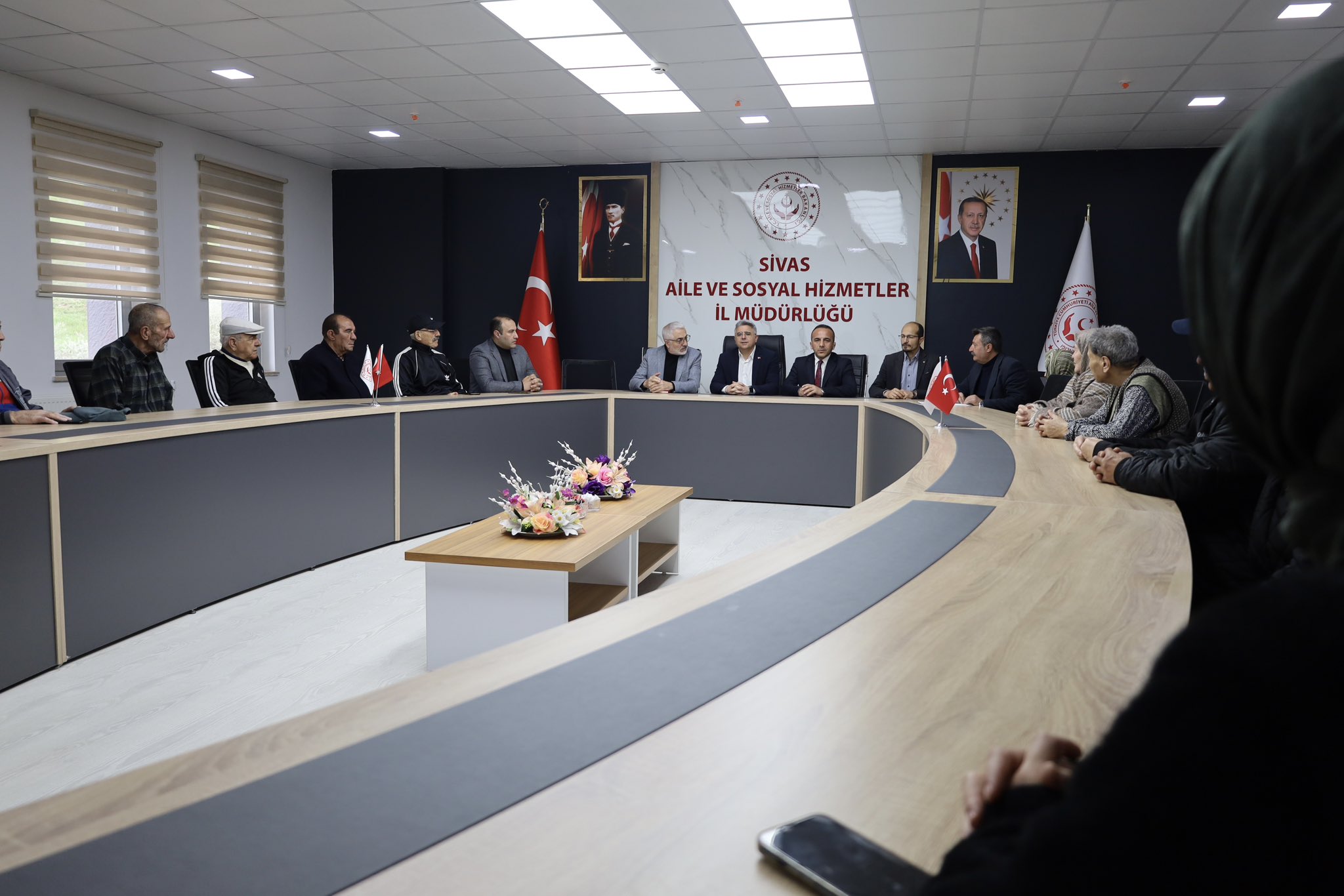 "Dünün Gençleri, Bugünün Büyükleri" Konferansı