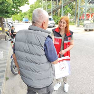 Akhisar’da Şehit Yakınları ve Gaziler Bayramda Ziyaret Edildi - fotoğraf 1