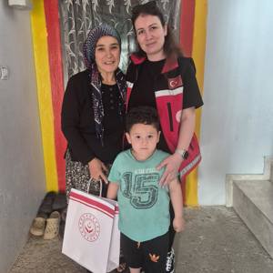 Akhisar’da Şehit Yakınları ve Gaziler Bayramda Ziyaret Edildi - fotoğraf 2