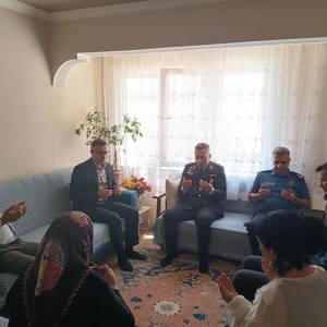 Soma’da Şehit Aileleri Bayramda Ziyaret Edildi - fotoğraf 2