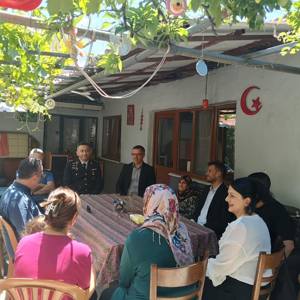 Soma’da Şehit Aileleri Bayramda Ziyaret Edildi - fotoğraf 4