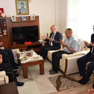 Salihli’de Şehit ve Gazi Ailelerine Bayram Ziyareti Gerçekleştirildi - fotoğraf 1