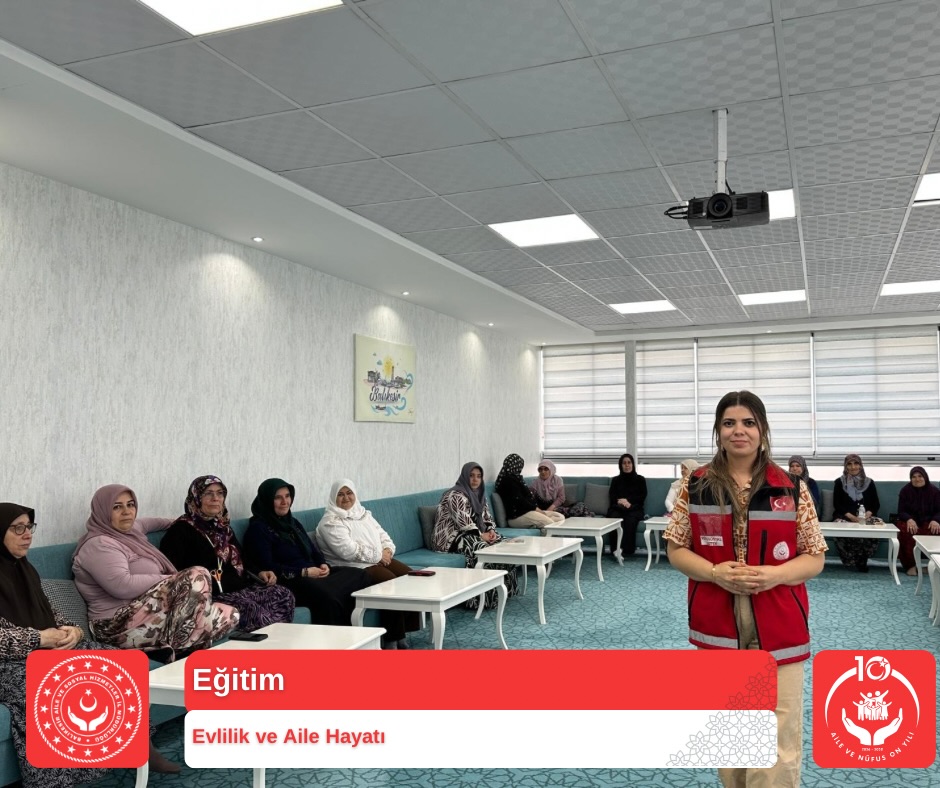 Altıeylül Sosyal Hizmet Merkezi Müdürlüğümüzden “Evlilik ve Aile Hayatı” Eğitimi
