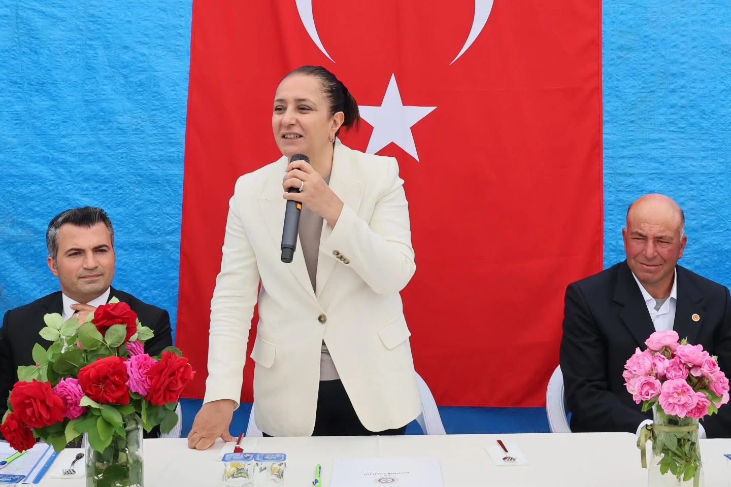 Sayın Valimiz Tülay Baydar Bilgihan, köy ziyaretleri kapsamında;   Merkez/Cimbilli Köyü’nü,  Merkez/Aşağı Müslümler Köyü’nü ziyaret etti..