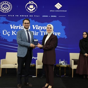 Bakanımız Göktaş, "Veriden Vizyona Üç Kuşak Türkiye" araştırmasına ilişkin düzenlenen programda konuştu - fotoğraf 10