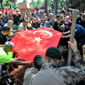 Kahraman Polis Memurlarımızı Son Yolculuklarına Uğurladık - fotoğraf 6
