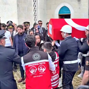 Kahraman Polis Memurlarımızı Son Yolculuklarına Uğurladık - fotoğraf 7