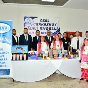 Engelli Bireylerimizin El Emeği Ürünleri Sergilendi - fotoğraf 4