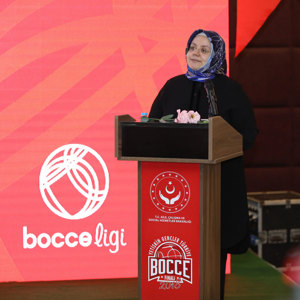 Bakan Selçuk Yaşlılarla Bocce Oynadı, Şampiyon Çınarlara Ödül Verdi - fotoğraf 2