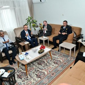 Şehit Ailesi ve Gazi Yakınlarına Bayram Ziyareti - fotoğraf 1