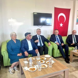 Bakan Bolat ve Vali Soytürk’ten Huzurevi Ziyareti - fotoğraf 1