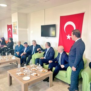 Bakan Bolat ve Vali Soytürk’ten Huzurevi Ziyareti - fotoğraf 3