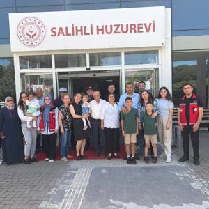 “Üç Kuşak Bir Sofrada” Programında Bayram Sevinci Paylaşıldı - fotoğraf 1