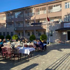 Kula’da “Üç Kuşak Bir Sofrada” Programında Aileler Buluştu - fotoğraf 1