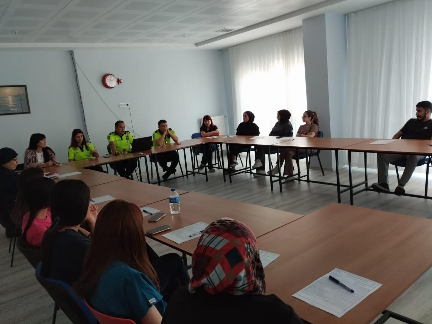 Gördes Huzurevinde Trafik Güvenliği Eğitimi Gerçekleştirildi