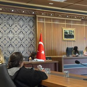 Yunusemre Belediyesi Personeline Koruyucu Aile Hizmeti Tanıtımı Yapıldı - fotoğraf 2
