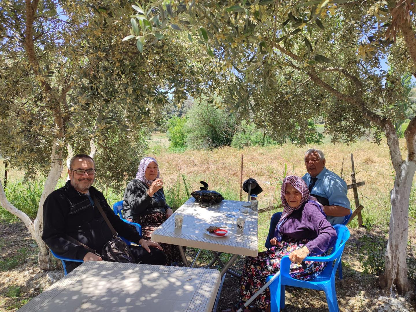 Salihli Huzurevi Sakinleri Köprübaşı’nda Doğa ile Buluştu