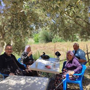 Salihli Huzurevi Sakinleri Köprübaşı’nda Doğa ile Buluştu - fotoğraf 1