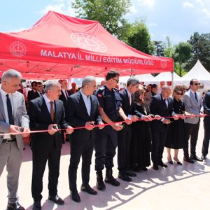 İl Müdürümüz Sayın Ömer Faruk Ergün, Hayat Boyu Öğrenme Haftası kapsamında Malatya Valiliğimiz himayelerinde Malatya İl Milli Eğitim Müdürlüğü tarafından düzenlenen etkinliklere katılım sağladı. - fotoğraf 1
