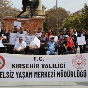 Farkındalık için yürüdük, sesimizi duyurmak için yan yana geldik. - fotoğraf 3