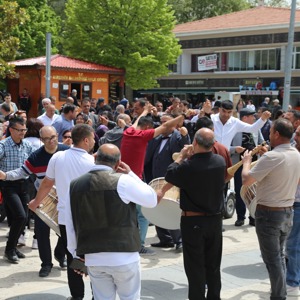 Farkındalık için yürüdük, sesimizi duyurmak için yan yana geldik. - fotoğraf 5
