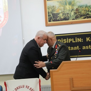 Garnizon Komutanlığında Şehit Aileleriyle Anlamlı Buluşma - fotoğraf 4