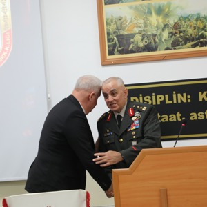 Garnizon Komutanlığında Şehit Aileleriyle Anlamlı Buluşma - fotoğraf 3