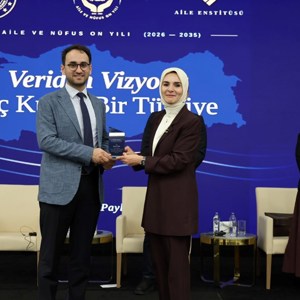 Bakanımız Göktaş, "Veriden Vizyona Üç Kuşak Türkiye" araştırmasına ilişkin düzenlenen programda konuştu - fotoğraf 10