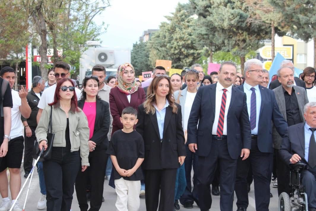 10-16 Mayıs Engelliler Haftası Farkındalık Yürüyüşü - fotoğraf 1