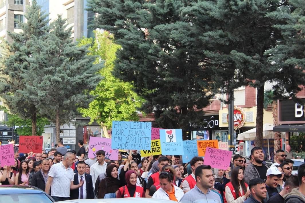 10-16 Mayıs Engelliler Haftası Farkındalık Yürüyüşü - fotoğraf 2