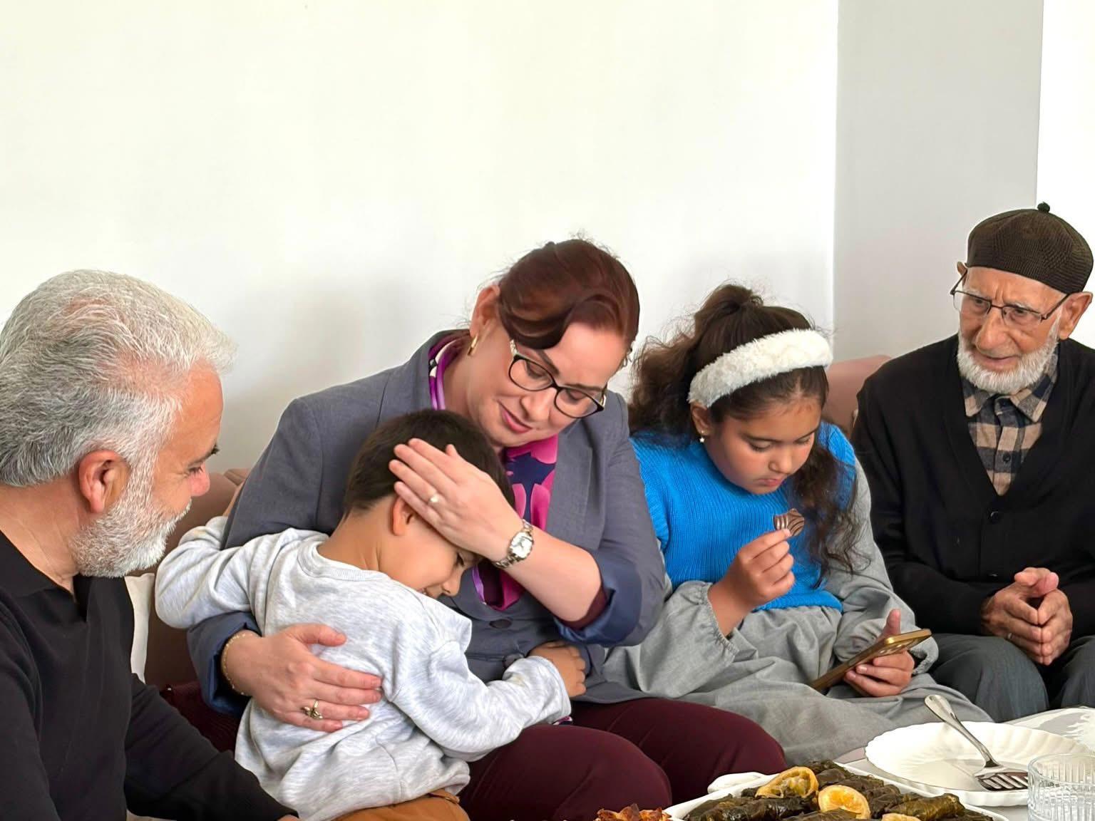 Üç Kuşak Bir Arada Ailemiz - fotoğraf 2