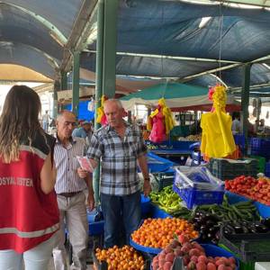 Demirci’de Koruyucu Aile Hizmeti ve Evlenecek Gençlerin Desteklenmesi Projesi Tanıtıldı - fotoğraf 1