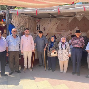 Huzurevi Sakinlerimiz Halk Eğitimi Merkezi Sergisini Ziyaret Etti - fotoğraf 2