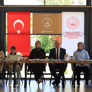 Milli Aile Haftası Kapsamında “Üç Kuşak Bir Sofra Buluşması” Gerçekleştirildi. - fotoğraf 2