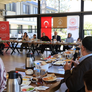 Milli Aile Haftası Kapsamında “Üç Kuşak Bir Sofra Buluşması” Gerçekleştirildi. - fotoğraf 6